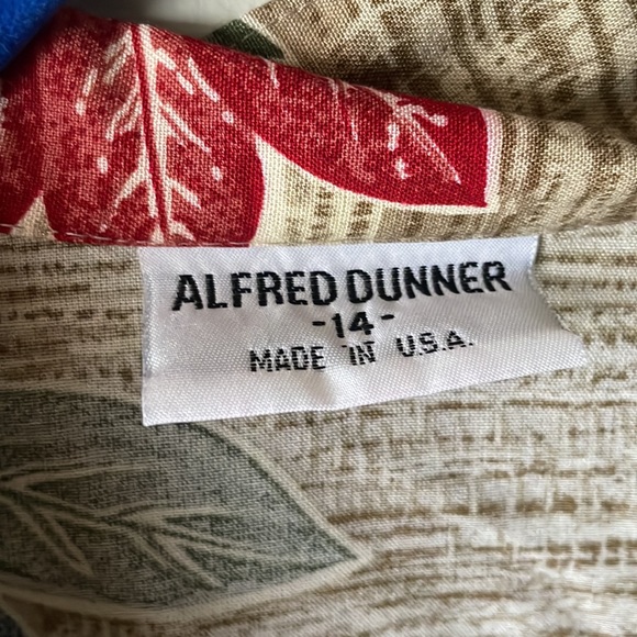 Vintage tropical floral rayon short sleeve button down blouse by Alfred Dunner - Picture 3 of 6